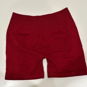 Alphalete Amplify High Waist Red Shorts 4.5” (M)